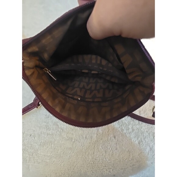 Mia K Farrow Collection MFK Red Vegan Leather  Crossbody Purse w/ Gold Hardware - Picture 6 of 6